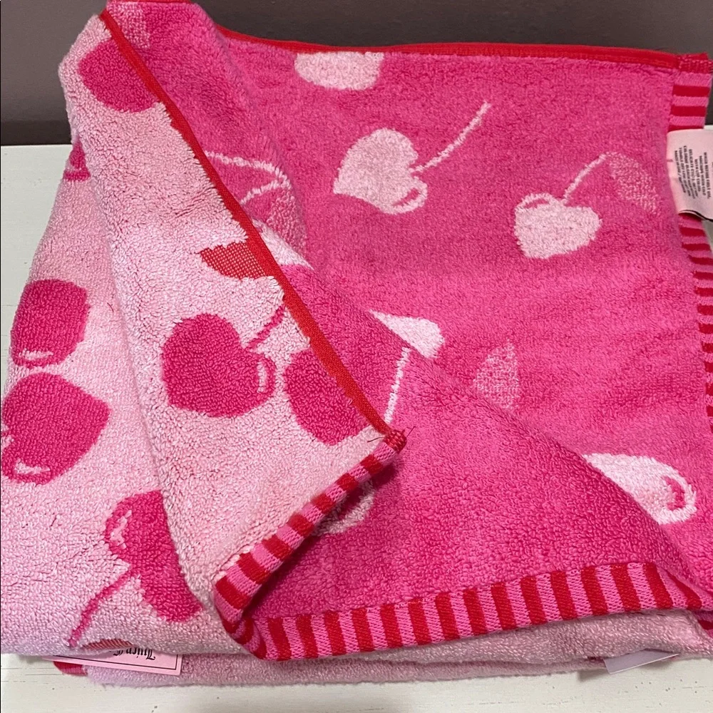 Juicy Couture Double Sided Pink Heart Cherry Bath and Hand Towels Bath Set 6 Pcs